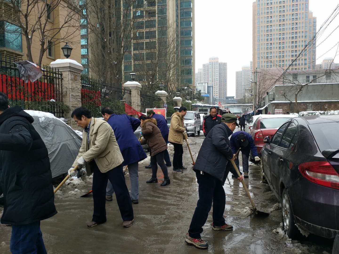 “以雪为令，，，，，，，，御雪奋战” 西安工业投资集团再行动